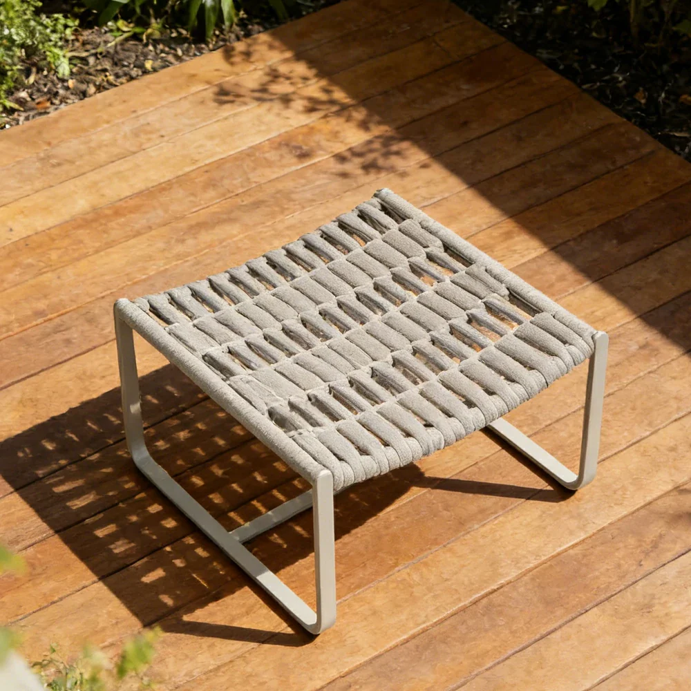 SOLARA Mesh Tube Lounge Chair - Powder-Coated Aluminium Frame Relax Chair with Footrest - Light Grey - Image 7